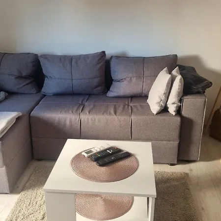 Lola ベオグラード